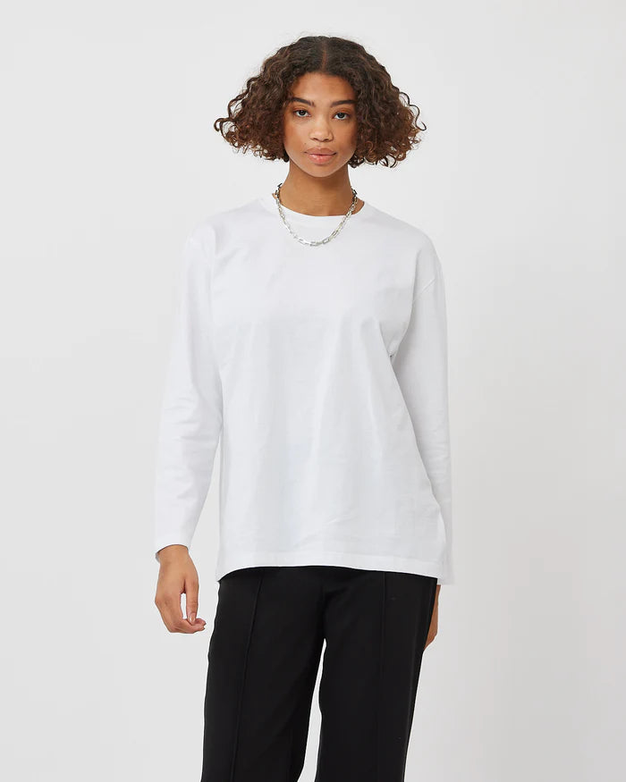 The Arkisa Long Sleeved T-Shirt - White